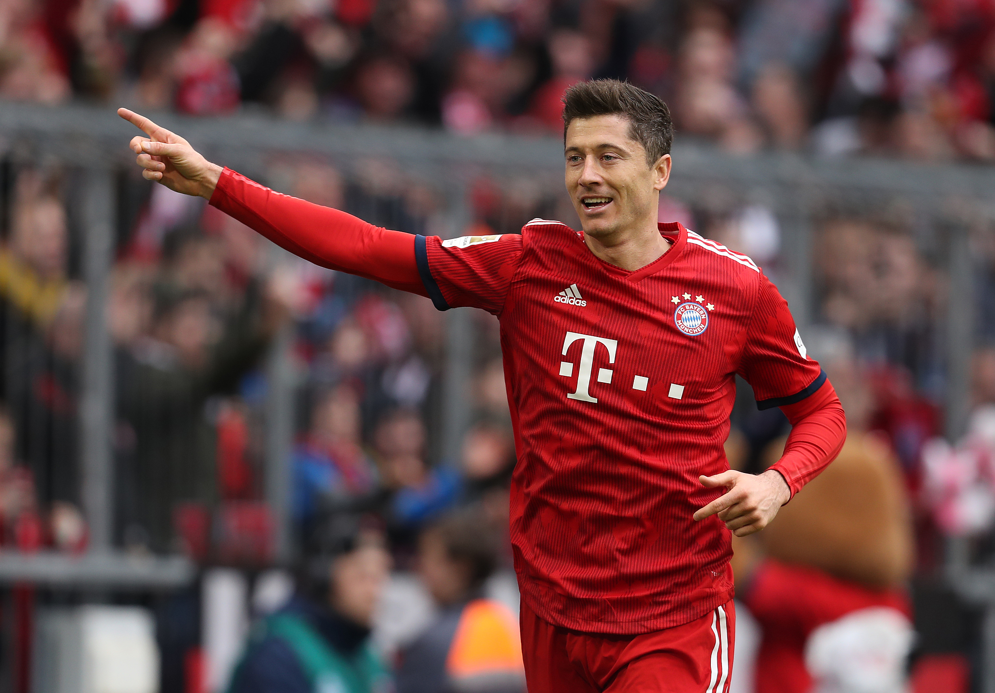 斯基拉：尤文将给伊尔迪兹500-550万年薪，加与欧冠挂钩奖金（斯基拉：尤文拟向伊尔迪兹提供500-550万年薪，并附欧冠激励条款）