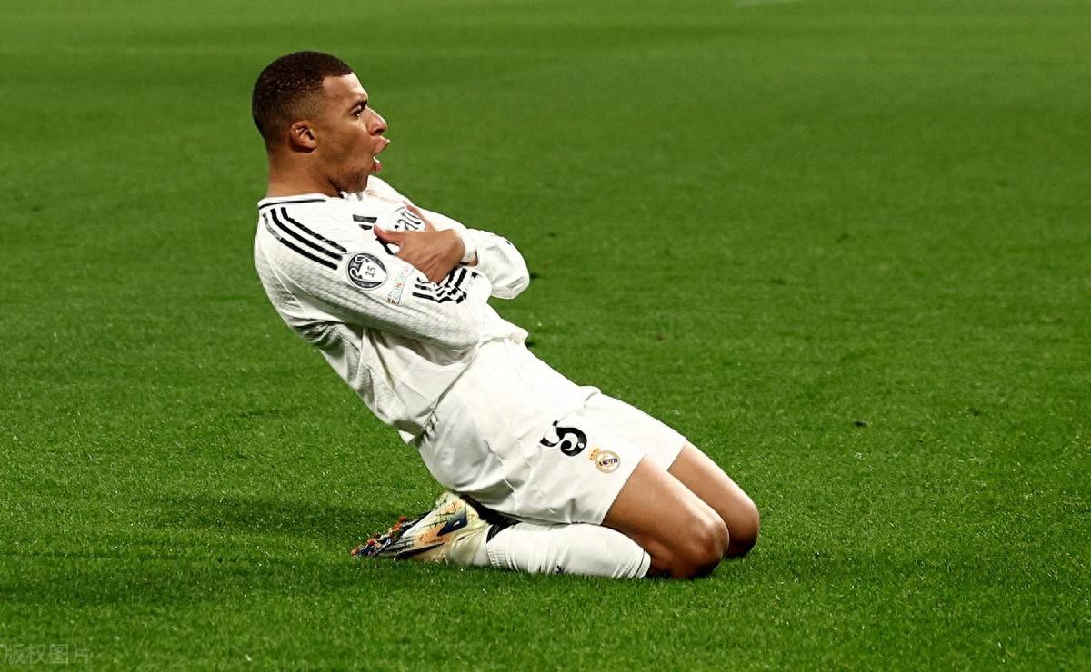 图片报：多特后防线出现危机，将面临安东和安塞尔米诺缺阵（图片报：多特后防告急，安东与安塞尔米诺将缺阵）