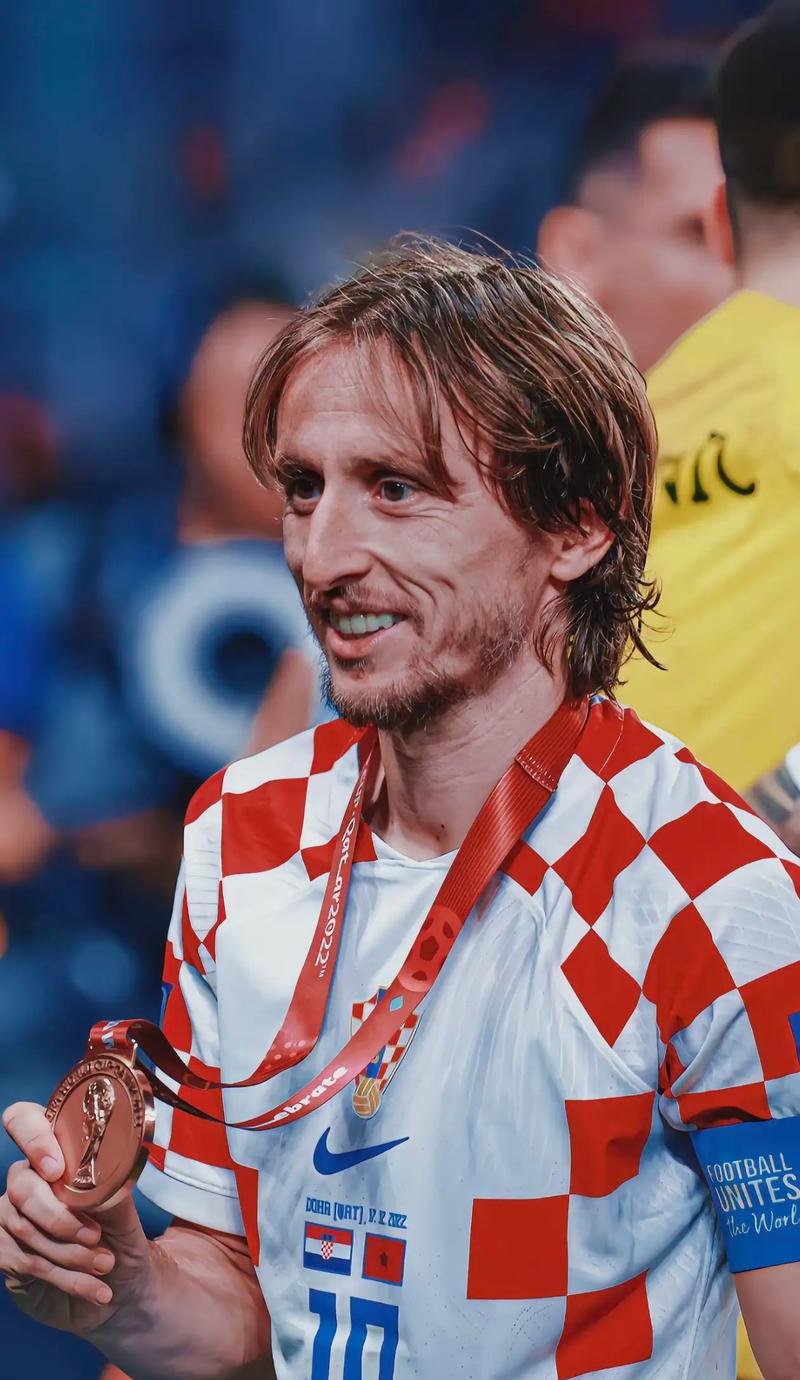 结束10年铁锤帮生涯，波特确认安东尼奥合同到期离开西汉姆联（波特证实：安东尼奥合同期满告别西汉姆，十年铁锤帮生涯画上句号）