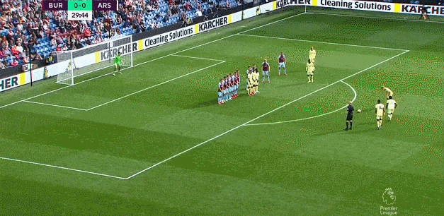 川超自贡队提前出线，奥运冠军高敏献花，全队坐摩托车巡游（川超自贡队提前晋级，奥运冠军高敏送花庆贺，全队骑摩托车巡游）