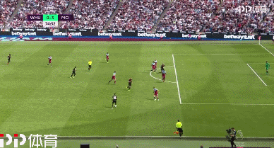 罗马诺：利物浦引进威尔-赖特交易完成，双方已签下三年合同（罗马诺：利物浦完成引进威尔-赖特，双方签约三年）