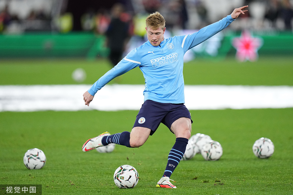 逆天，挪威甲门将点球大战一脚将摆好的球踢走以干扰对方（点球大战现奇招：挪威甲门将将摆好皮球一脚踢开扰乱对手）