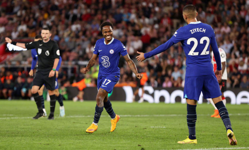 欧冠积分榜分析:小组晋级形势紧张,(欧冠形势解读:各组出线竞争白热化)