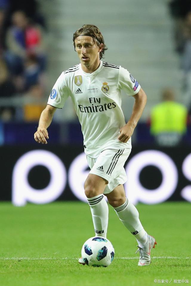 德天空：除拜仁外所有德甲俱乐部均有意波鸿19岁中场伦茨（德天空：拜仁成例外，其余德甲球队均有意波鸿19岁中场伦茨）