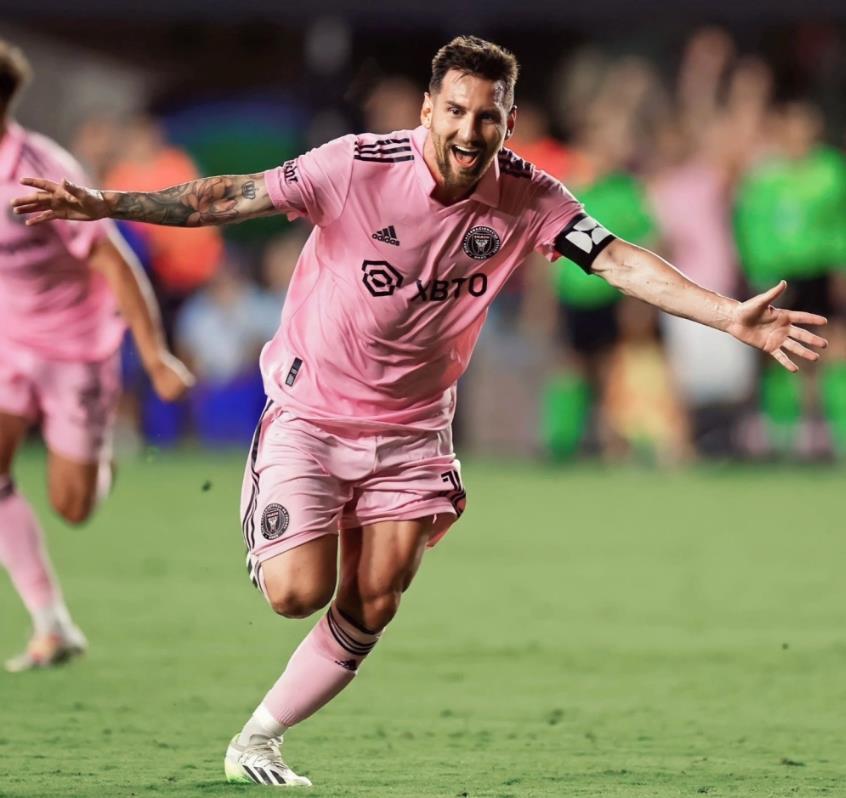 多纳鲁马身价上涨500万至4500万欧，领跑世界门将身价榜（多纳鲁马身价升至4500万欧，涨500万登顶全球门将身价榜）