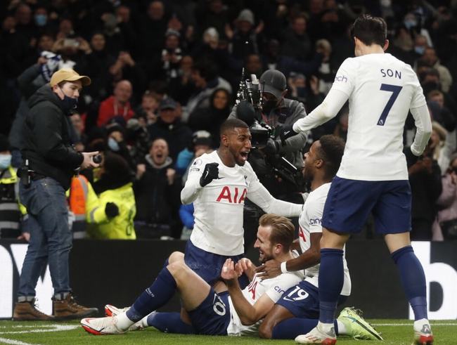 玉昆新赛季阵容亮相 赵宇豪寄望踢出云南足球（玉昆新赛季阵容发布 赵宇豪盼踢出云南风采）