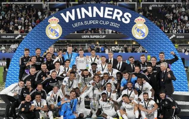 马丁内斯：C罗的价值绝不仅限于辉煌的过去，更立足于当下（马丁内斯：C罗的价值不止于昔日荣光，更在当下闪耀）